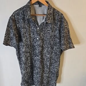 Men's Black & White Paisley Short-Sleeve Button-Up Shirt